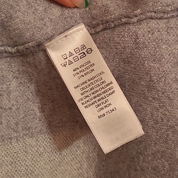 Max Studio Sweater - Picture 4 of 5